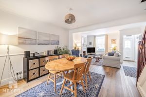 Lounge/Diner- click for photo gallery